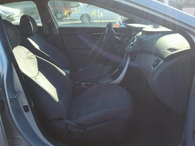 5NPDH4AE3DH420274 - 2013 HYUNDAI ELANTRA GL SILVER photo 5