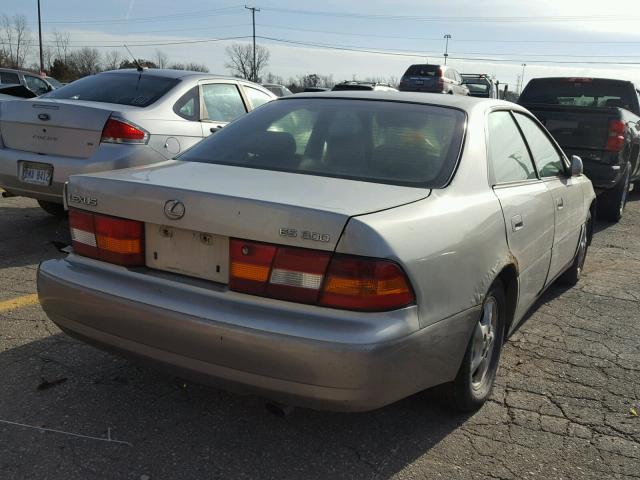 JT8BF28G6W5014807 - 1998 LEXUS ES 300 SILVER photo 4