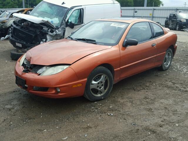 1G2JB12F547292042 - 2004 PONTIAC SUNFIRE ORANGE photo 2