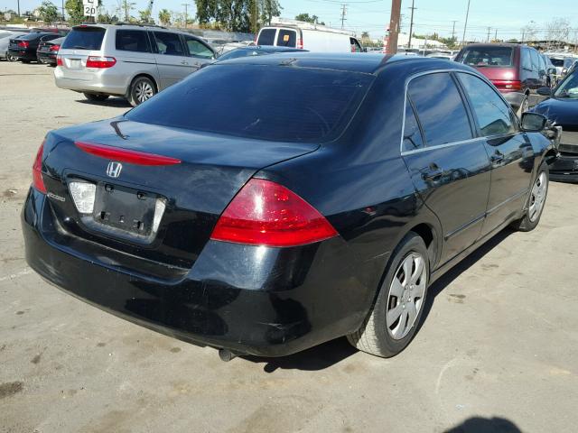 JHMCM56307C012074 - 2007 HONDA ACCORD SE BLACK photo 4