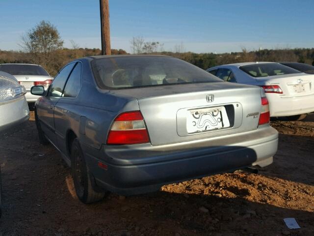 1HGCD7249RA033176 - 1994 HONDA ACCORD LX SILVER photo 3