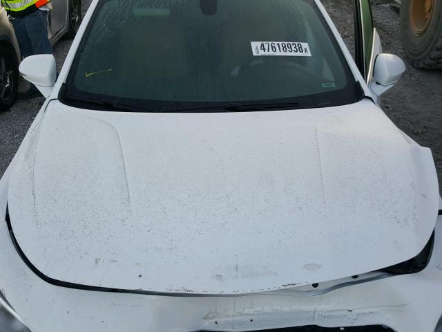 1G4ZP5SS4HU182641 - 2017 BUICK LACROSSE E WHITE photo 7