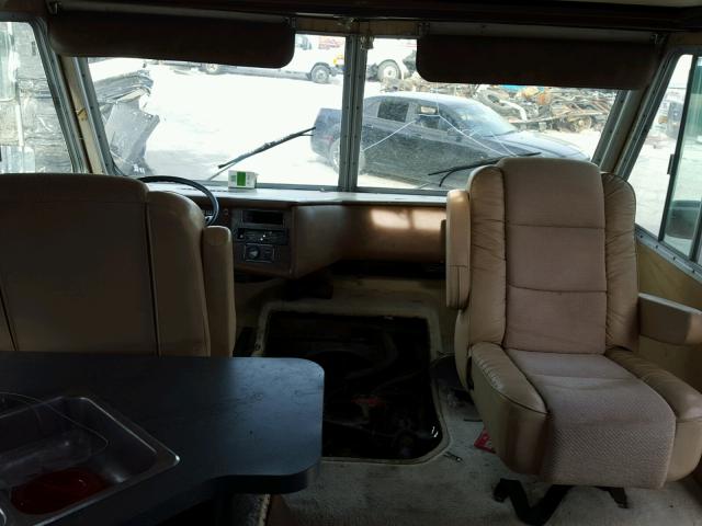 S030375S5697 - 1976 PACE MOTORHOME TWO TONE photo 7