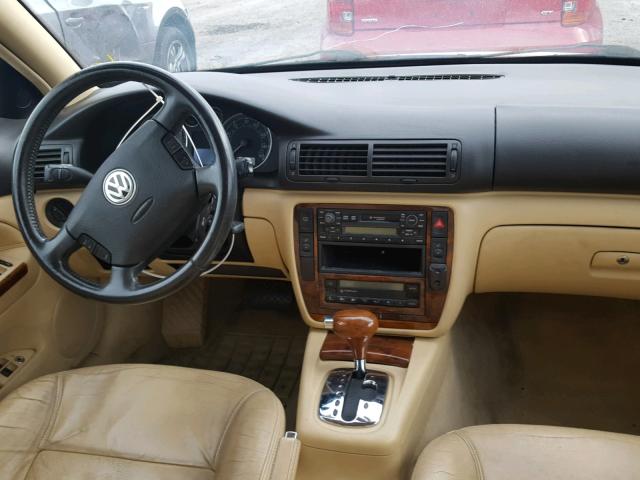 WVWTH63B52P078046 - 2002 VOLKSWAGEN PASSAT GLX WHITE photo 9