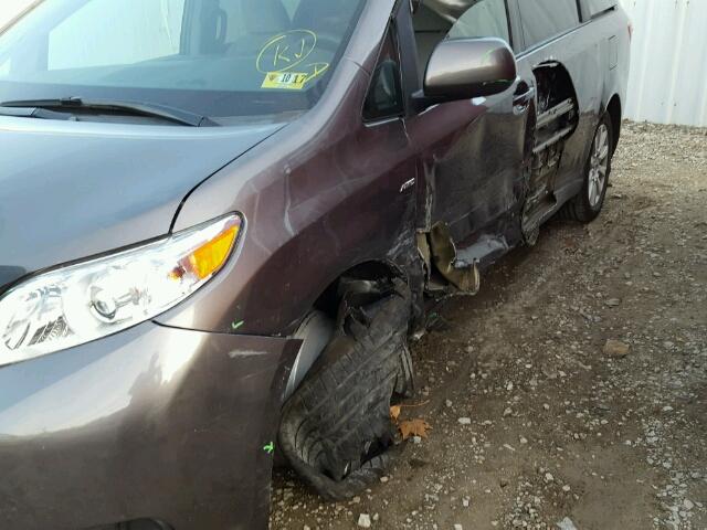 5TDJK3DCXGS131075 - 2016 TOYOTA SIENNA LE CHARCOAL photo 9