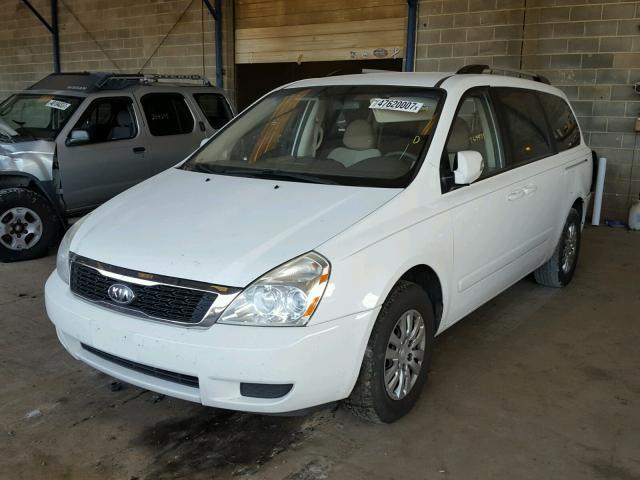 KNDMG4C7XC6473225 - 2012 KIA SEDONA LX WHITE photo 2