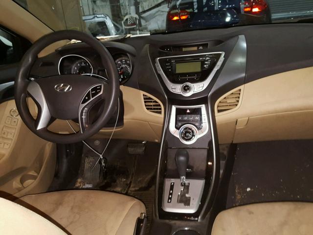 5NPDH4AEXBH011847 - 2011 HYUNDAI ELANTRA GL WHITE photo 9