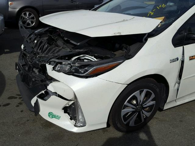 JTDKARFP2H3006424 - 2017 TOYOTA PRIUS PRIM 白色 照片 9