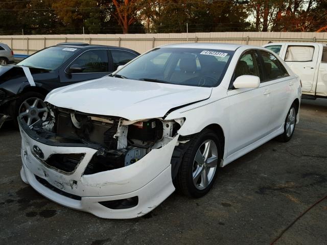 4T1BF3EK6AU565166 - 2010 TOYOTA CAMRY BASE WHITE photo 2