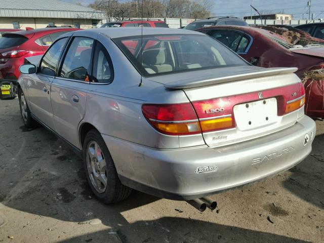 1G8JW54R12Y592306 - 2002 SATURN L300 SILVER photo 3