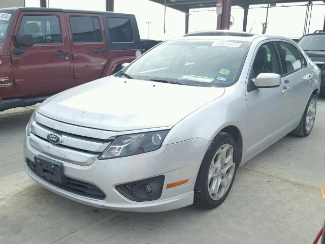 3FAHP0HA8BR153486 - 2011 FORD FUSION SE SILVER photo 2