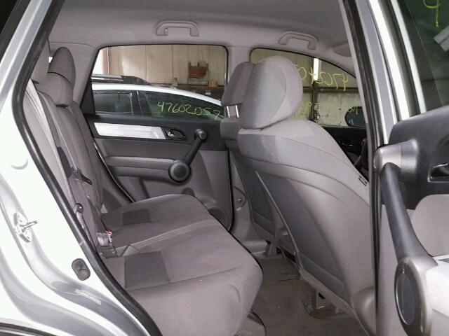 5J6RE4H33AL085845 - 2010 HONDA CR-V LX SILVER photo 6