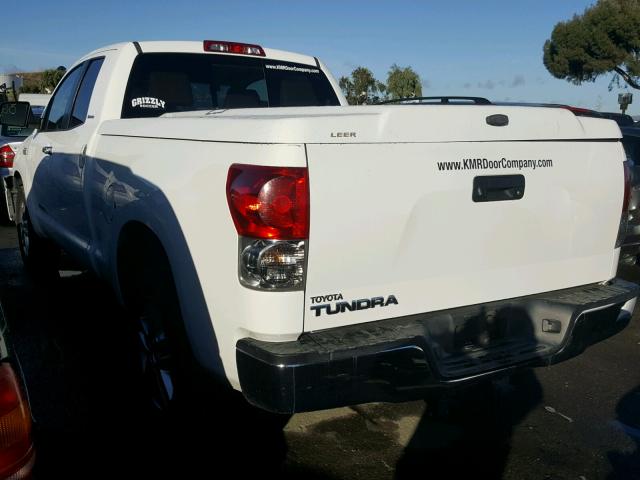 5TFRV58127X018035 - 2007 TOYOTA TUNDRA DOU WHITE photo 3