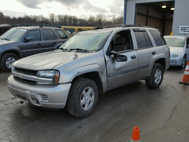 1GNDT13S732305720 - 2003 CHEVROLET TRAILBLAZE SILVER photo 2