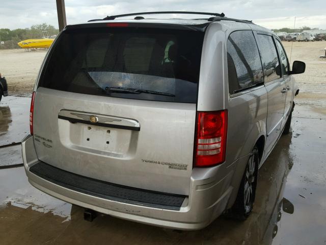 2A8HR54X69R642344 - 2009 CHRYSLER TOWN & COU SILVER photo 4