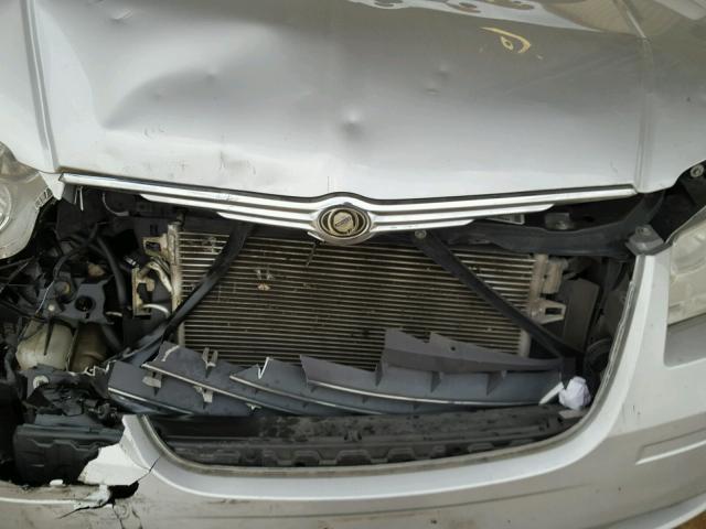 2A8HR54X69R642344 - 2009 CHRYSLER TOWN & COU SILVER photo 7