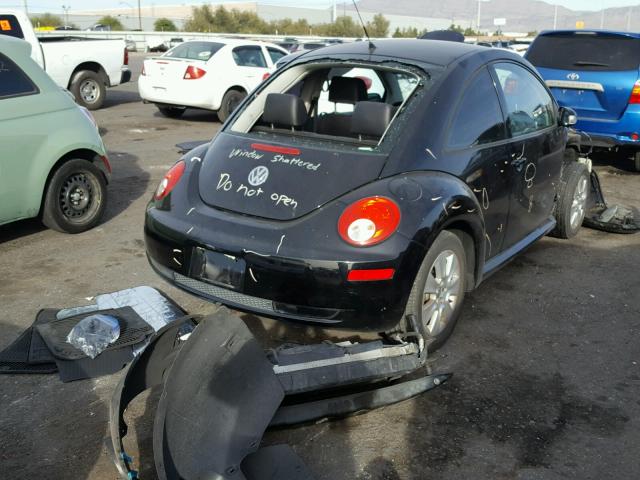 3VWPW31C39M506386 - 2009 VOLKSWAGEN NEW BEETLE BLACK photo 4