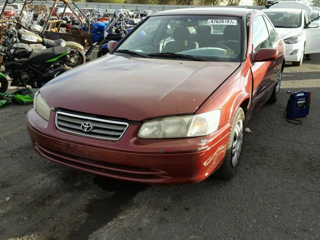 4T1BG22K11U049020 - 2001 TOYOTA CAMRY CE RED photo 2