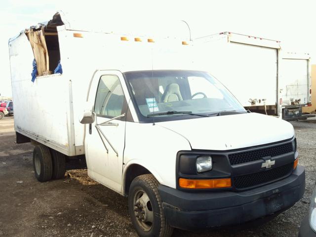 1GBJG31U941142421 - 2004 CHEVROLET EXPRESS G3 WHITE photo 1