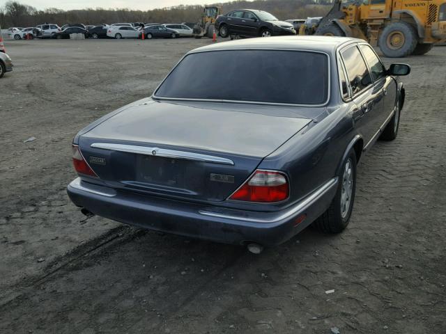 SAJHX1240WC839904 - 1998 JAGUAR XJ8 BLUE photo 4