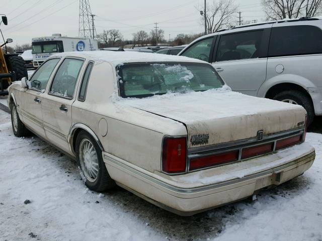 1LNLM83W7TY731123 - 1996 LINCOLN TOWN CAR C CREAM photo 3