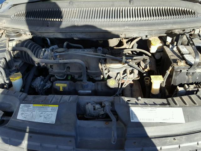 2C4GP44372R734519 - 2002 CHRYSLER TOWN & COU BLACK photo 7