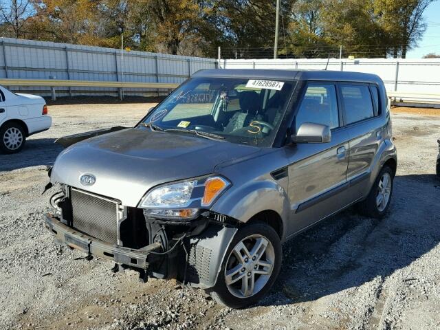 KNDJT2A2XA7135468 - 2010 KIA SOUL GRAY photo 2