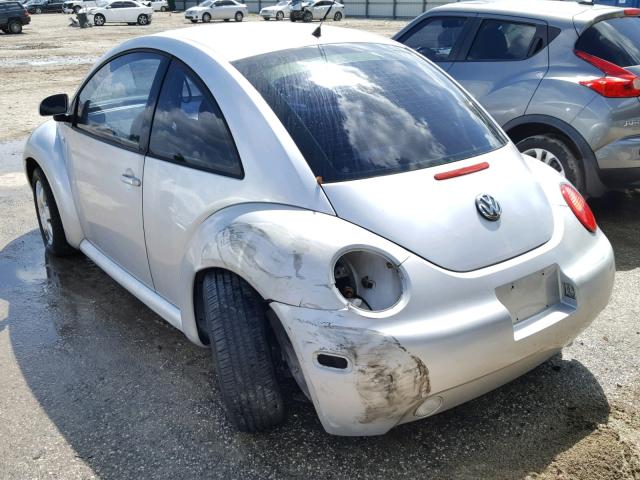 3VWCA21C3YM476618 - 2000 VOLKSWAGEN NEW BEETLE 银色 照片 3