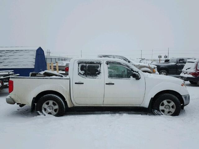 1N6AD07W86C461048 - 2006 NISSAN FRONTIER C WHITE photo 9