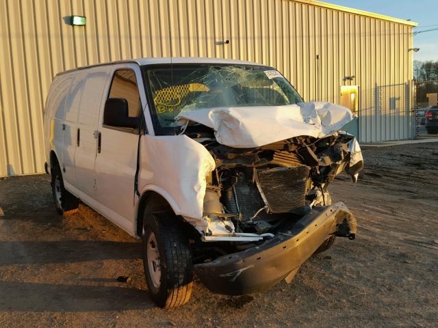 1GCGG25V371151297 - 2007 CHEVROLET EXPRESS G2 WHITE photo 1