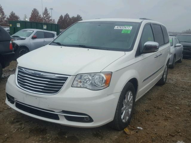 2C4RC1CG9CR363016 - 2012 CHRYSLER TOWN & COU WHITE photo 2