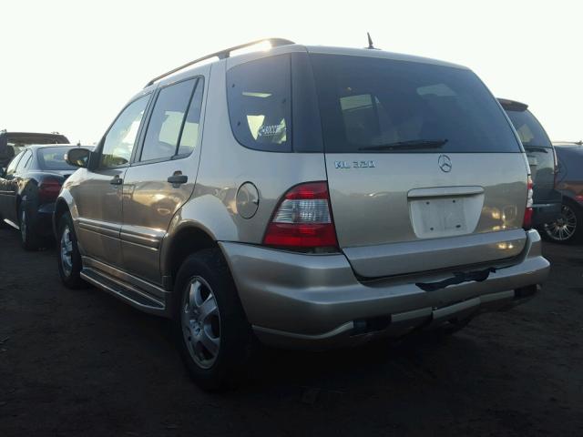 4JGAB54E82A290417 - 2002 MERCEDES-BENZ ML 320 BEIGE photo 3