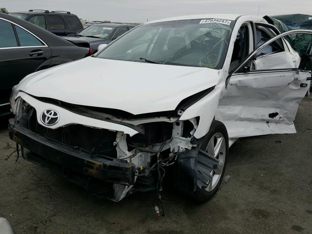 4T1BF3EK0AU522037 - 2010 TOYOTA CAMRY BASE WHITE photo 2