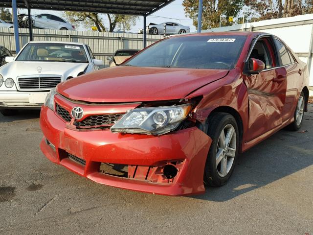 4T1BF1FK5EU827879 - 2014 TOYOTA CAMRY L RED photo 2