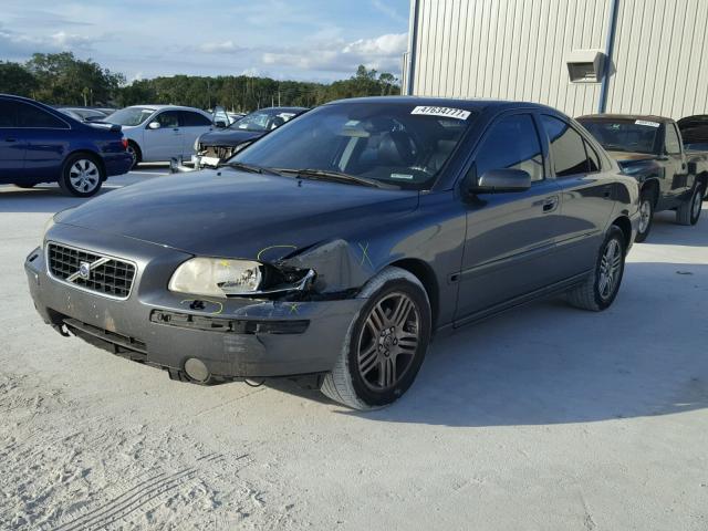 YV1RS592162539320 - 2006 VOLVO S60 2.5T SILVER photo 2