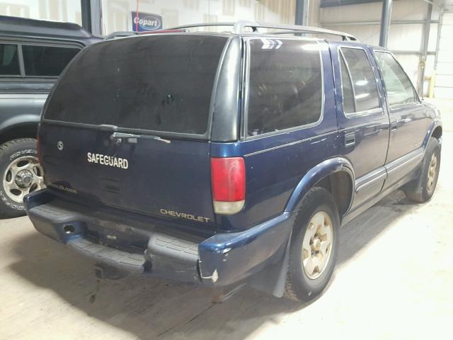 1GNDT13W3Y2174876 - 2000 CHEVROLET BLAZER BLUE photo 4