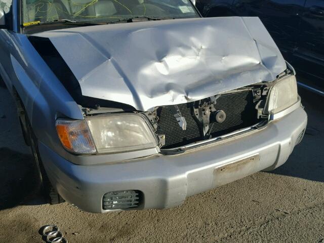 JF1SF65612H714835 - 2002 SUBARU FORESTER S 银色 照片 9