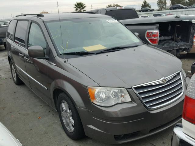 2A4RR5D12AR300315 - 2010 CHRYSLER TOWN & COU GRAY photo 1