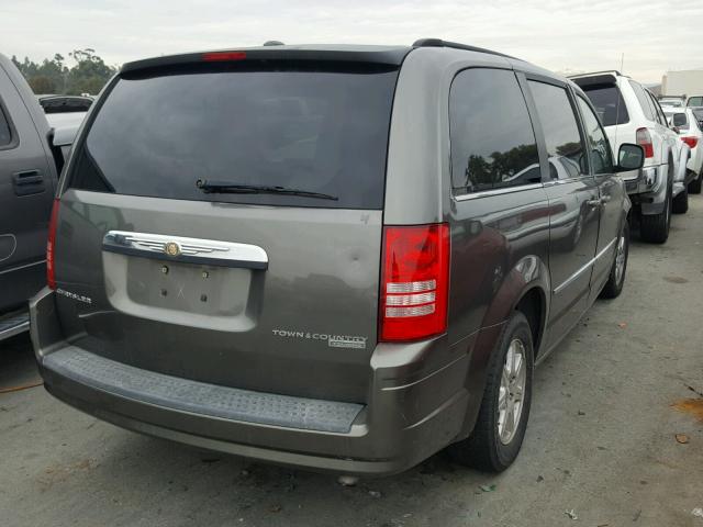 2A4RR5D12AR300315 - 2010 CHRYSLER TOWN & COU GRAY photo 4