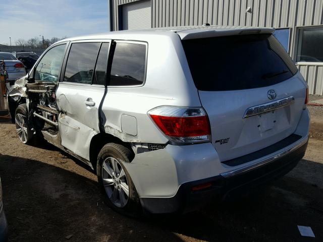 5TDZA3EH6CS025460 - 2012 TOYOTA HIGHLANDER WHITE photo 3