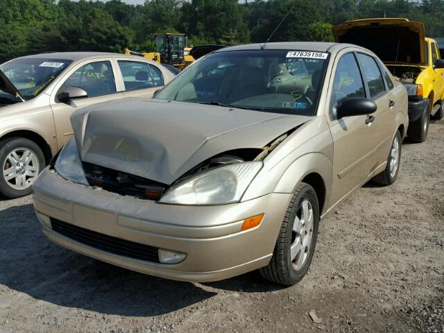 1FAFP38362W187904 - 2002 FORD FOCUS ZTS GOLD photo 2