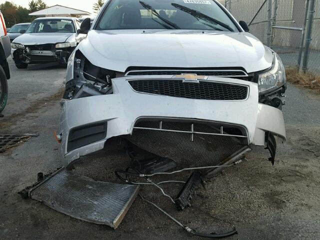 1G1PA5SH6E7319003 - 2014 CHEVROLET CRUZE LS SILVER photo 9