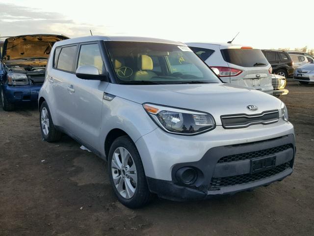 KNDJN2A21H7472972 - 2017 KIA SOUL SILVER photo 1