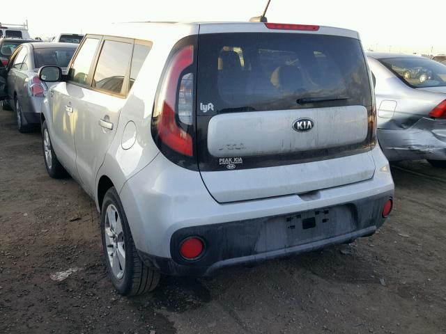 KNDJN2A21H7472972 - 2017 KIA SOUL SILVER photo 3