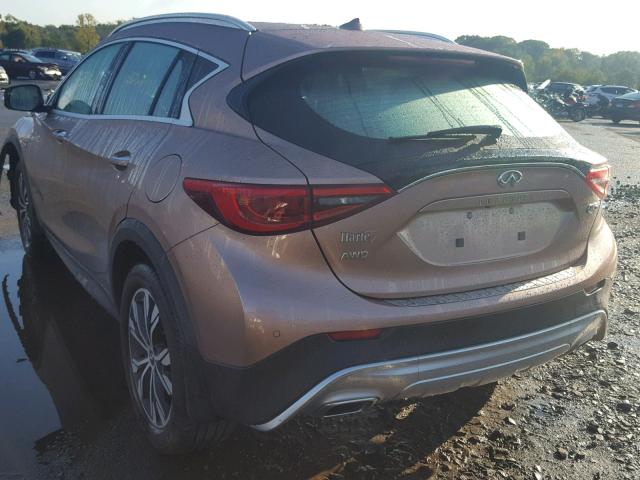 SJKCH5CR5JA055887 - 2018 INFINITI QX30 BASE BROWN photo 3