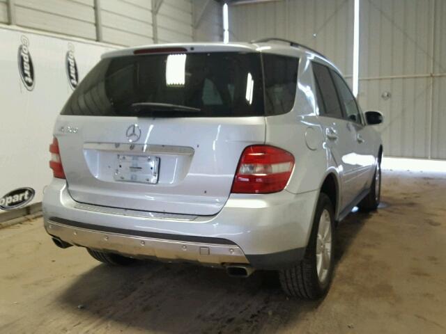 4JGBB75E56A067546 - 2006 MERCEDES-BENZ ML 500 SILVER photo 4