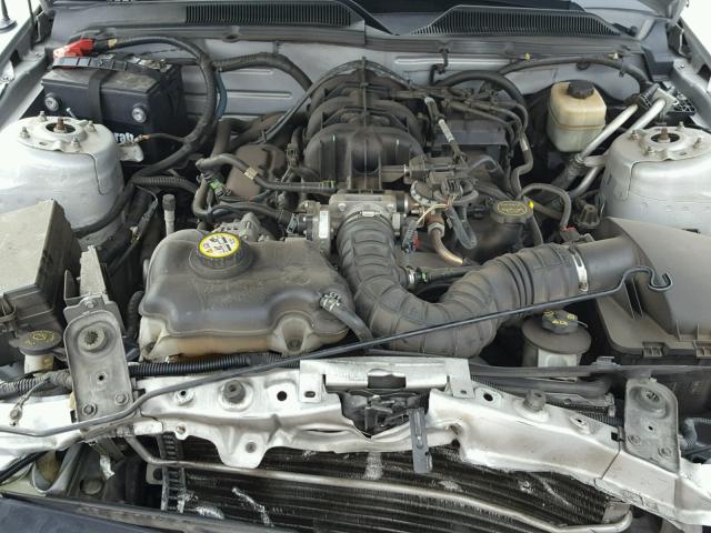 1ZVFT80NX75354307 - 2007 FORD MUSTANG SILVER photo 7