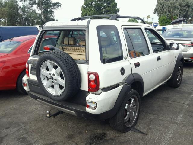 SALNY22235A445254 - 2005 LAND ROVER FREELANDER WHITE photo 4