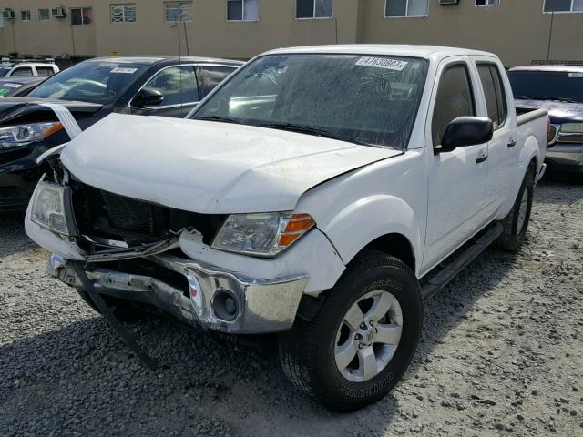 1N6AD0ER2AC449421 - 2010 NISSAN FRONTIER C WHITE photo 2