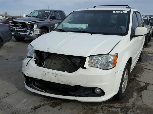 2D4RN5DG0BR720679 - 2011 DODGE GRAND CARA WHITE photo 2